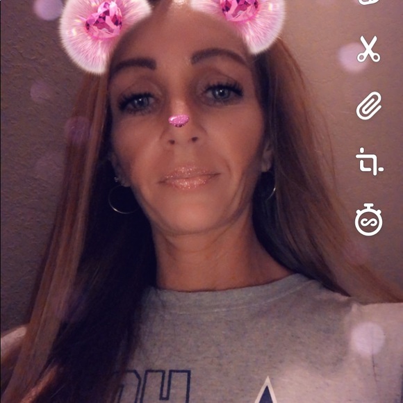 Meet your Posher, Stacy - Picture 2 of 7